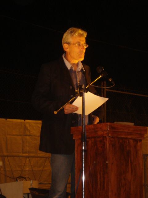 934908_628440967167924_671415133_n