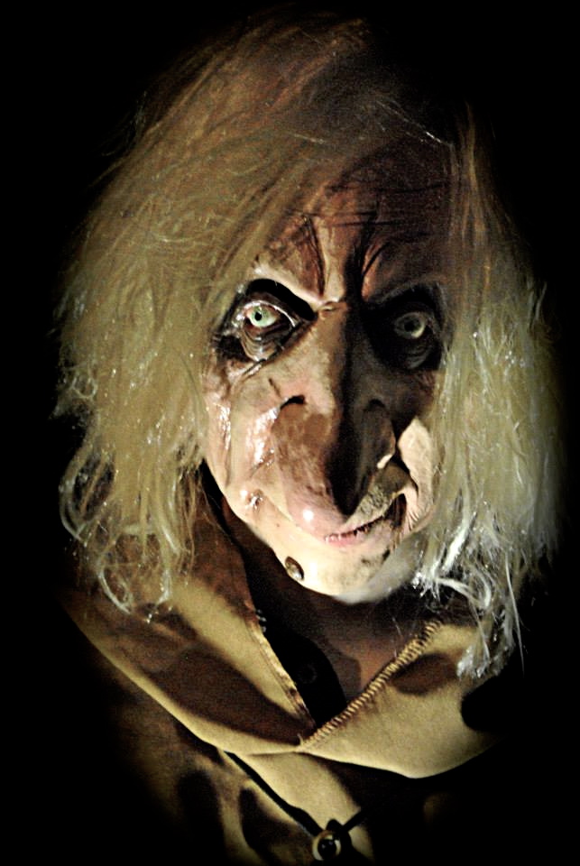 397484_601040869937692_1333806256_n